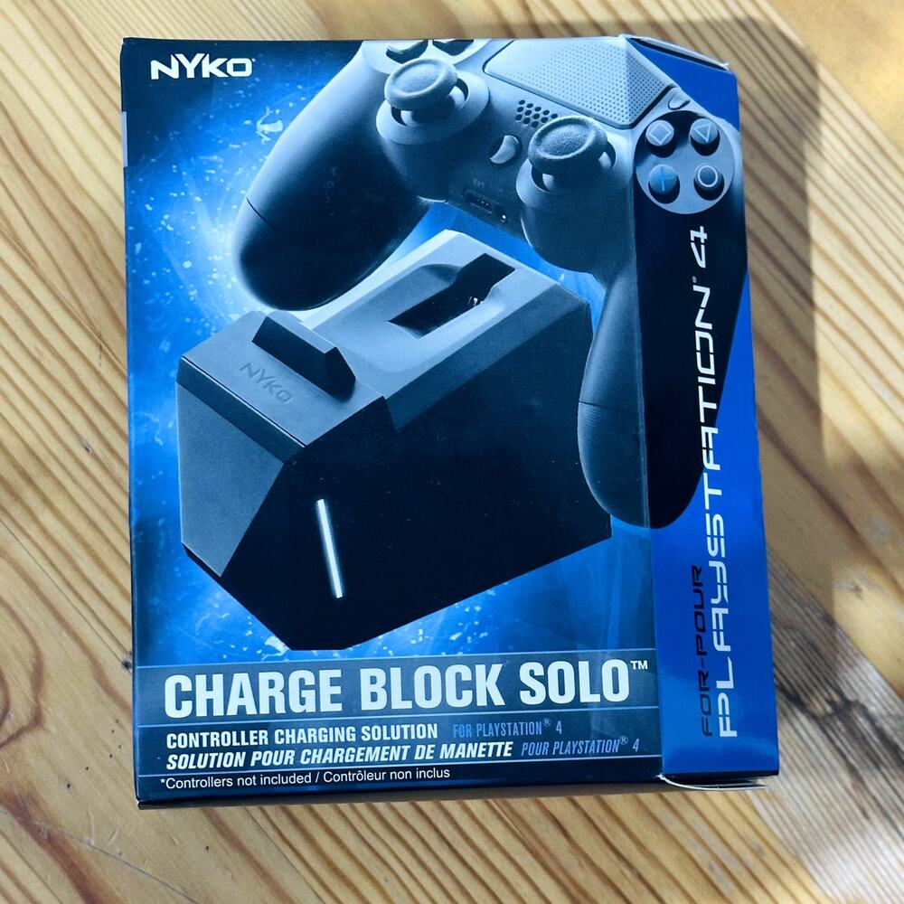 Nyko Charge Block Solo Playstation 4 Controller Charging Station Black PS4